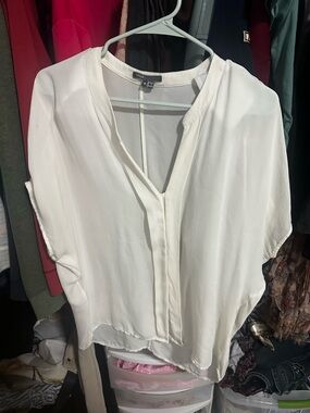 Vince Cream V-Neck Short Sleeve Blouse